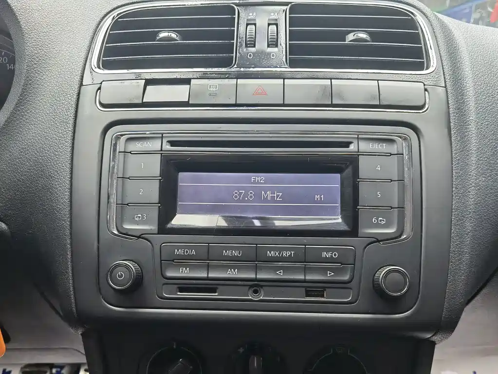 Volkswagen Polo — миниатюра 11