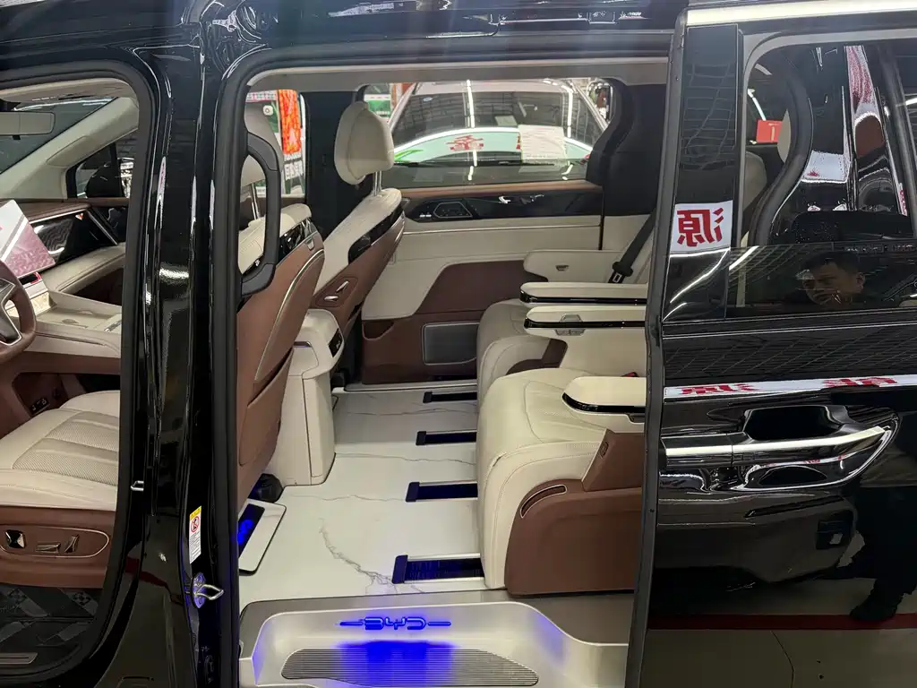 BYD Xia — миниатюра 8