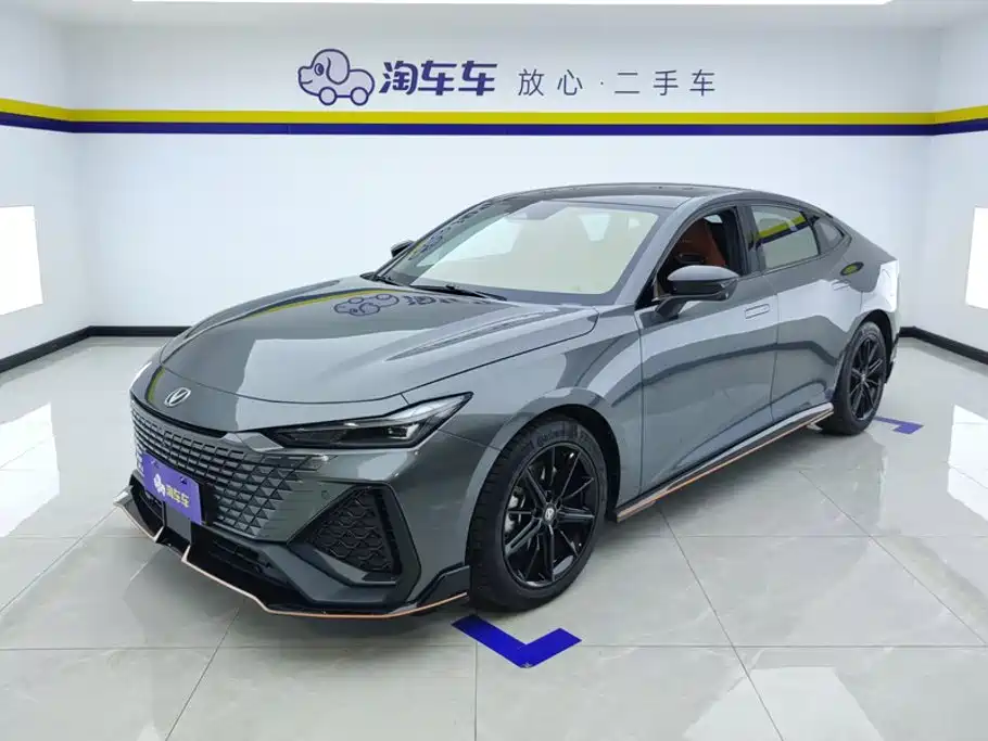 2023 Changan UNI-V - zdjęcie 1 z 16