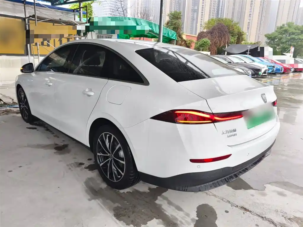ROEWE D7