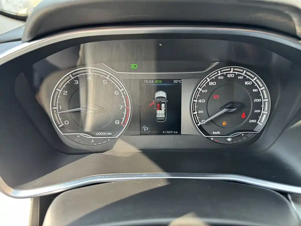 Geely Binyue — миниатюра 7
