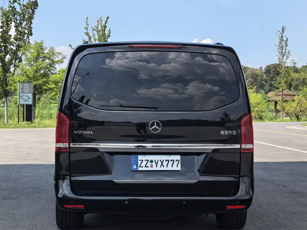 MERCEDES-BENZ V CLASS