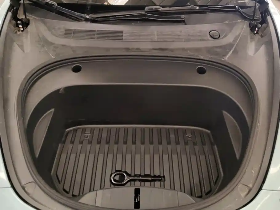 Tesla Model 3 — миниатюра 9