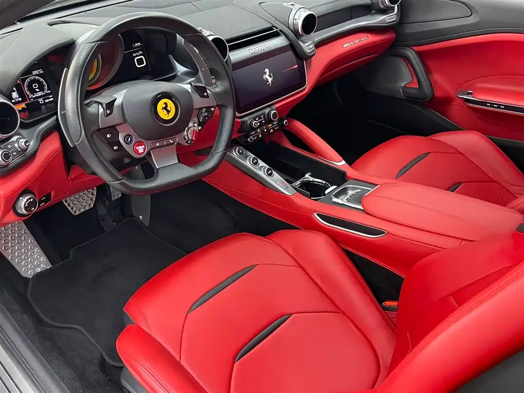 Ferrari GTC4Lusso 2017 3.9T V8