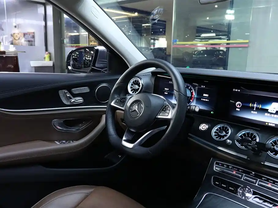 MERCEDES-BENZ E CLASS