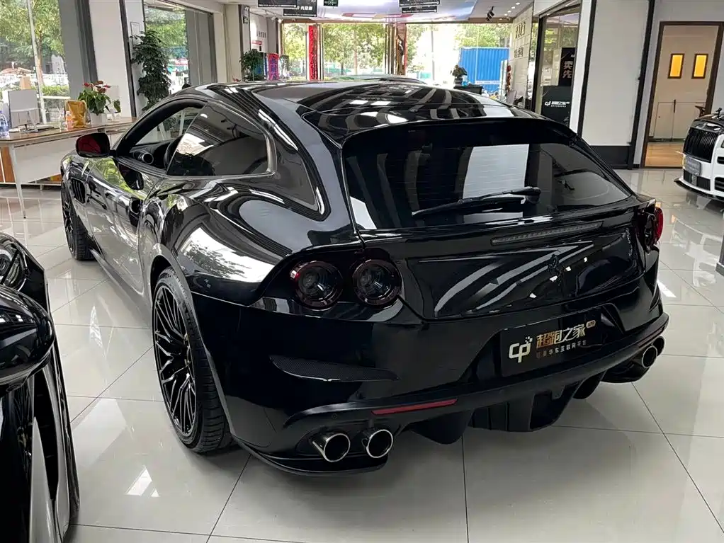 Ferrari GTC4Lusso 2017 3.9T V8