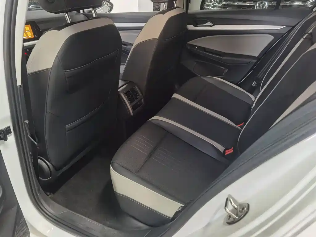 Volkswagen Golf — миниатюра 8
