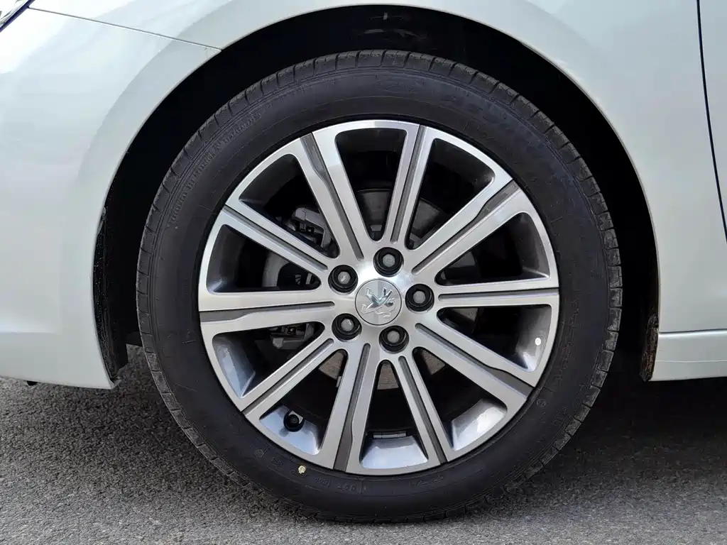 Peugeot 408 — миниатюра 9