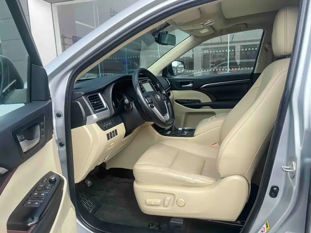 Toyota Highlander — миниатюра 6