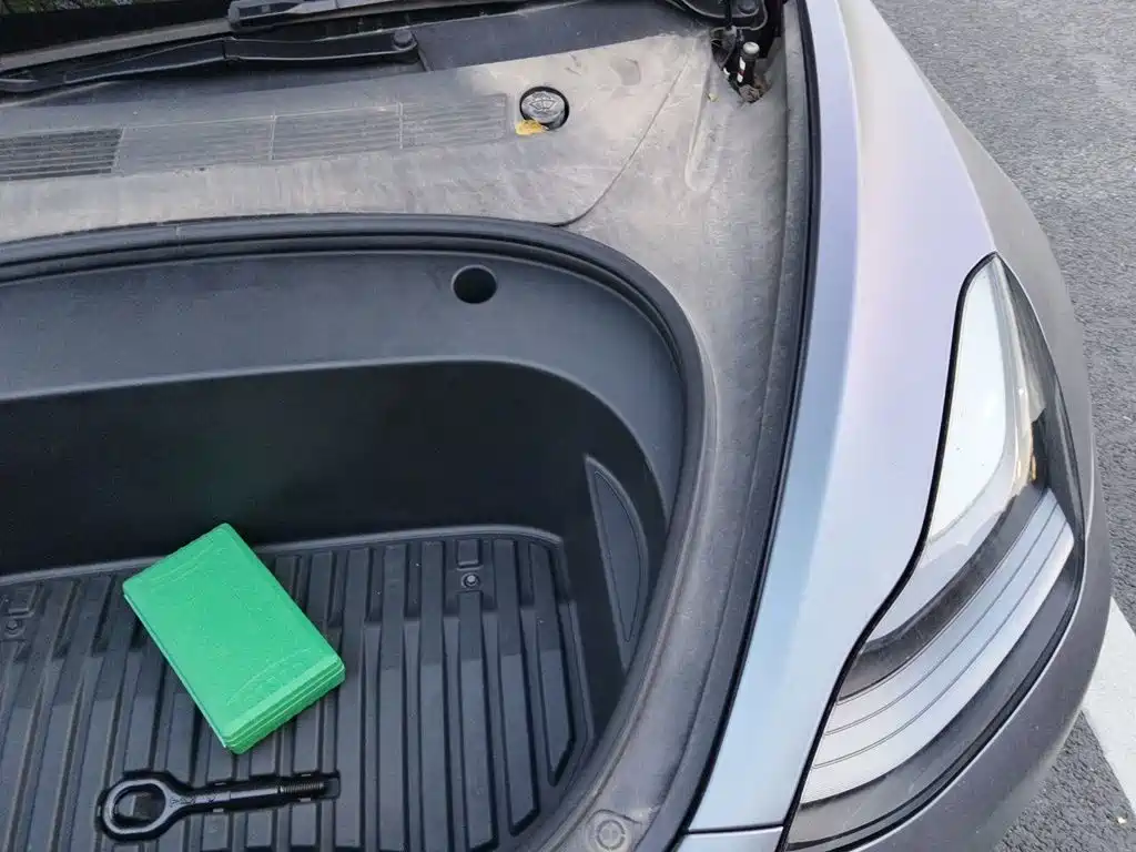 Tesla Model 3 — миниатюра 21