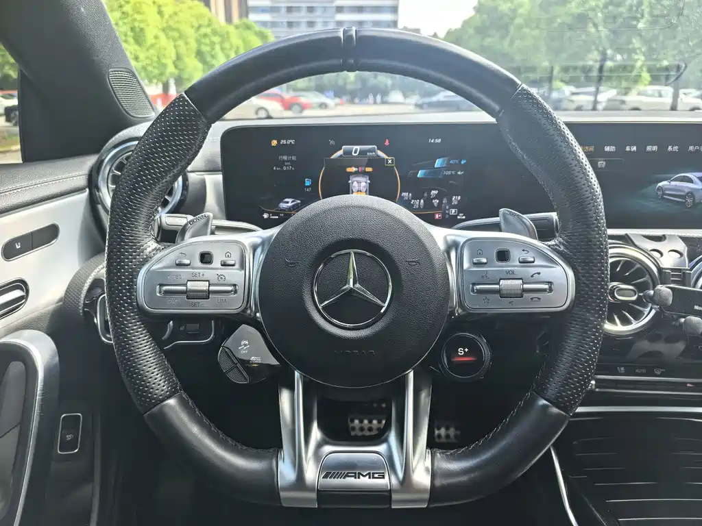 Mercedes-Benz CLA AMG — миниатюра 4