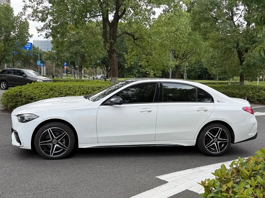 Mercedes-Benz C-Class — миниатюра 3