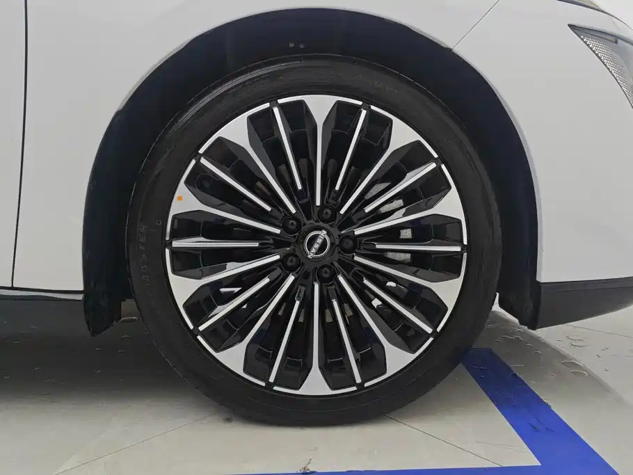 Nissan N7 - фото 6