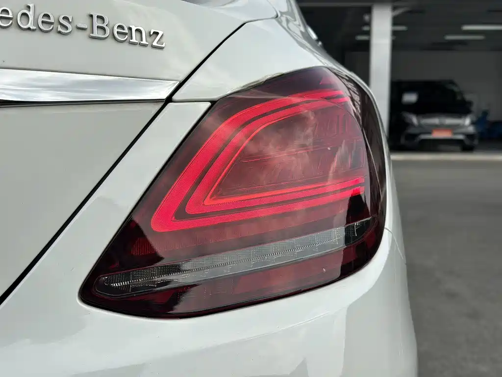 Mercedes-Benz C-Class — миниатюра 5