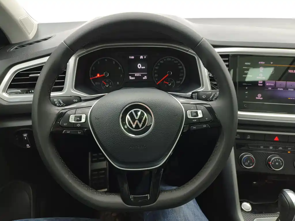 VOLKSWAGEN T ROC EXPLORING SONGS