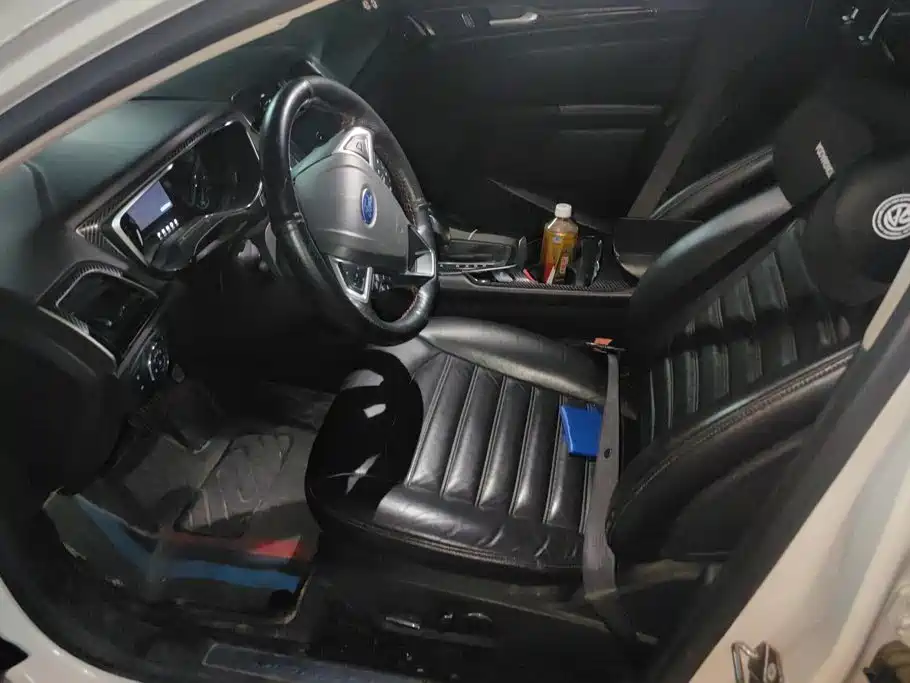 Ford Mondeo — миниатюра 9