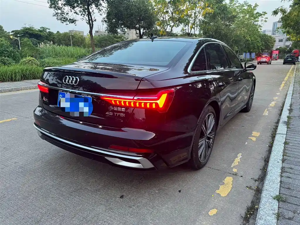 Audi A6L 2024 40 TFSI Luxury