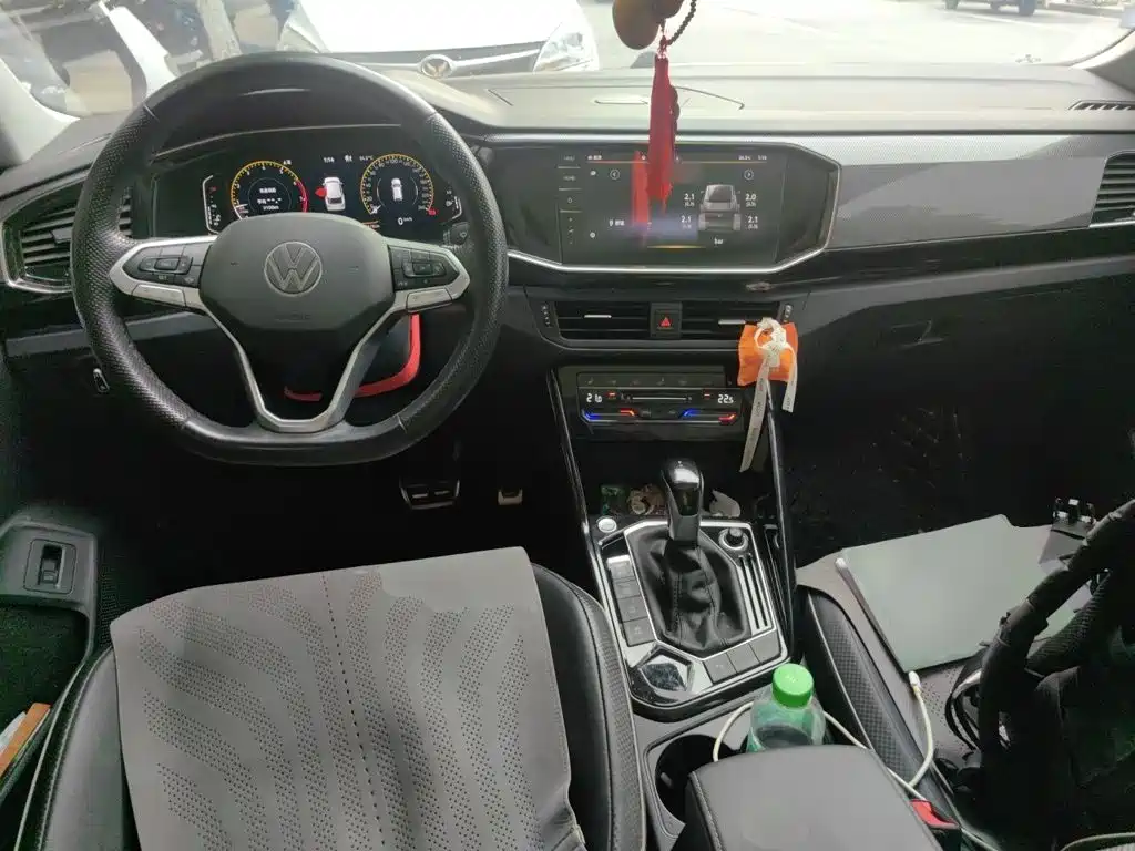 Volkswagen X — миниатюра 10