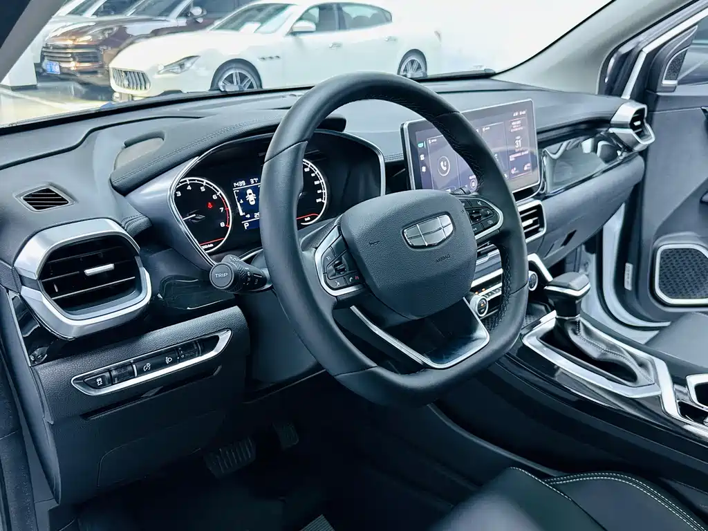 Geely Binyue — миниатюра 5