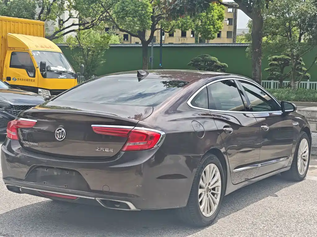 Buick LaCrosse — миниатюра 4
