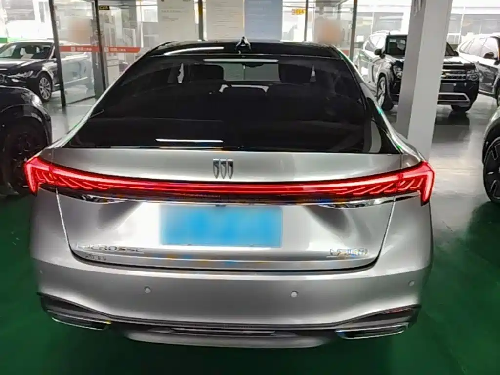 Buick LaCrosse — миниатюра 6