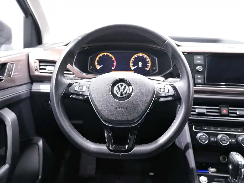 VOLKSWAGEN TUYUE