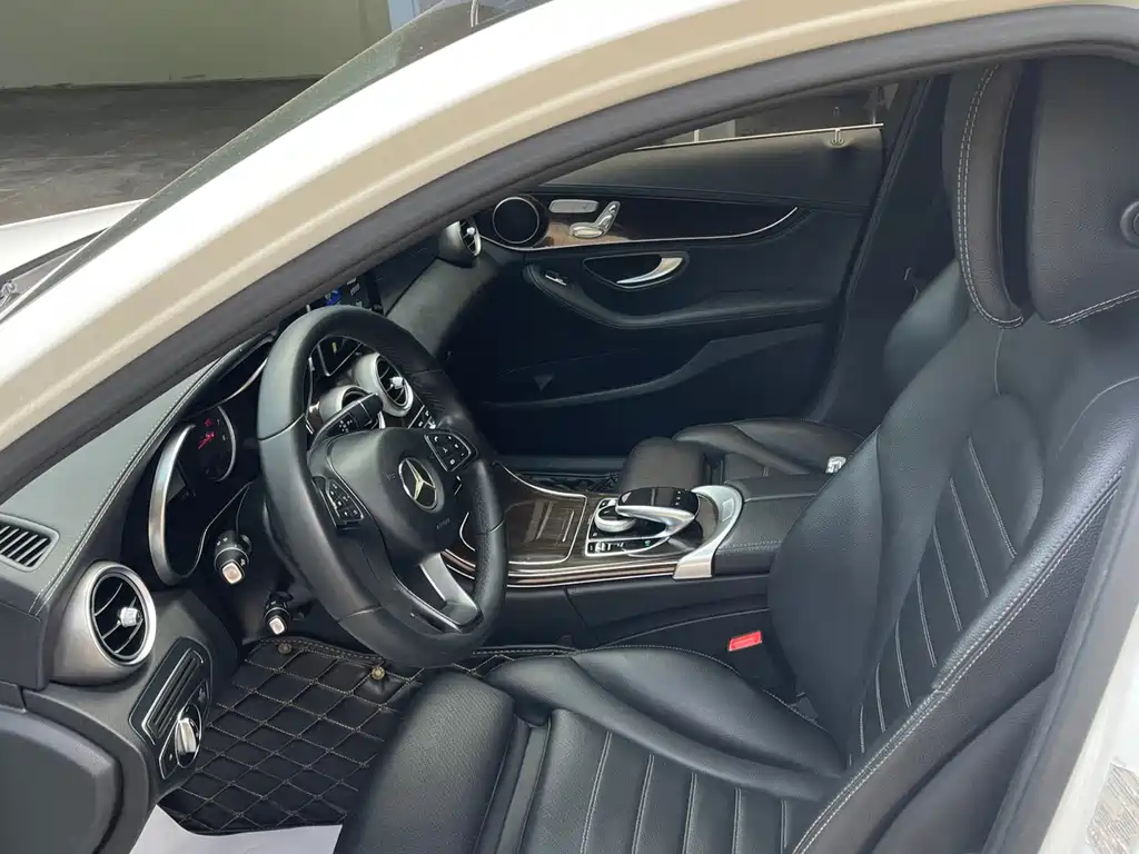 Mercedes-Benz C-Class — миниатюра 10
