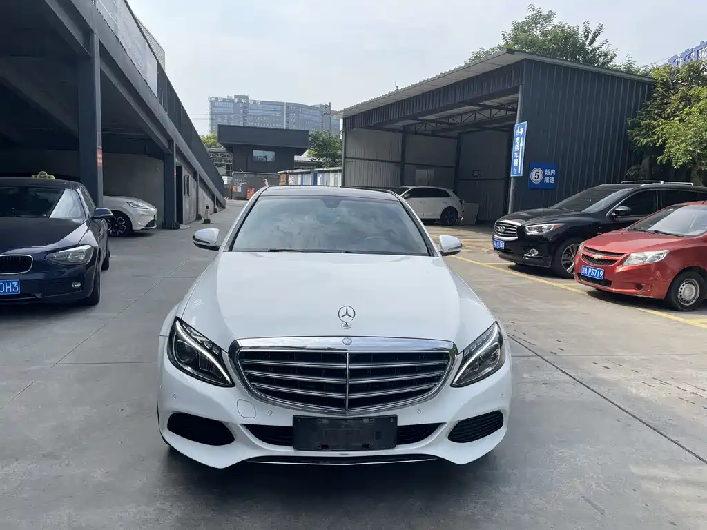 Mercedes-Benz C-Class — миниатюра 2