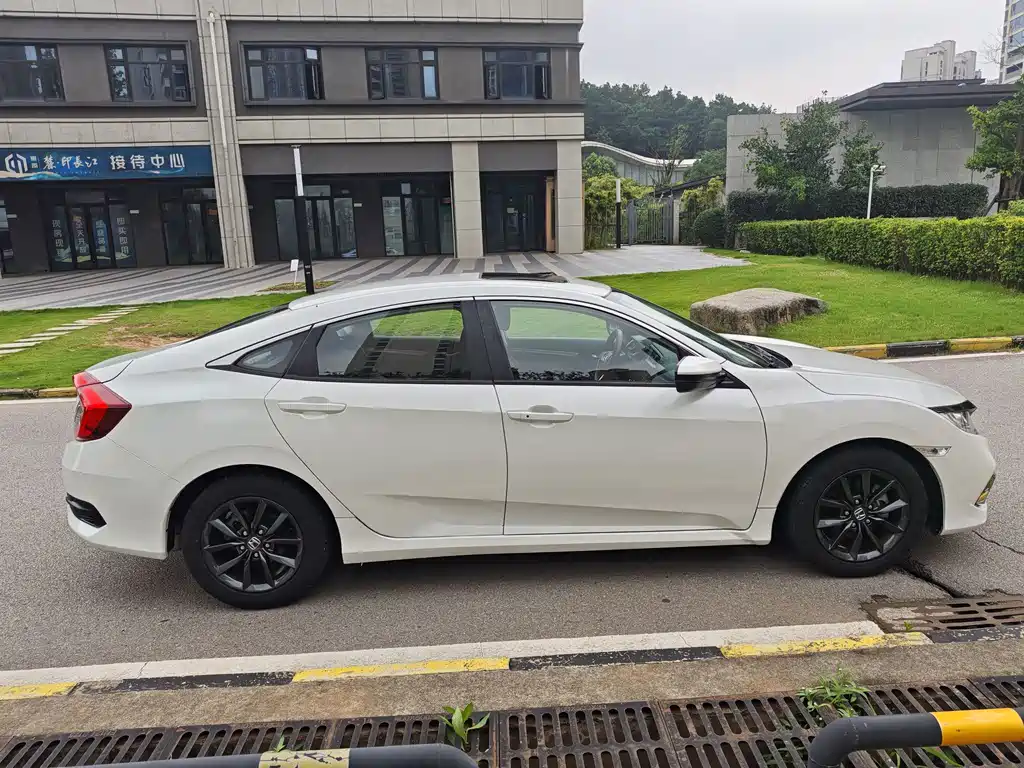 Honda Civic — миниатюра 8