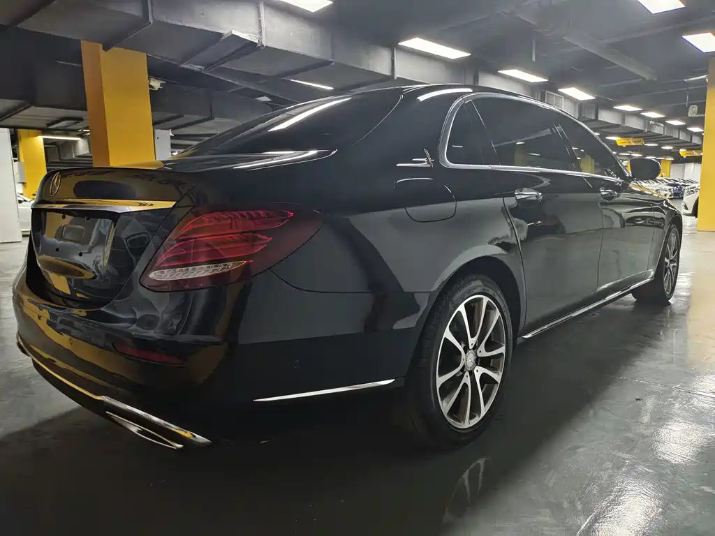 Mercedes-Benz E-Class — миниатюра 9