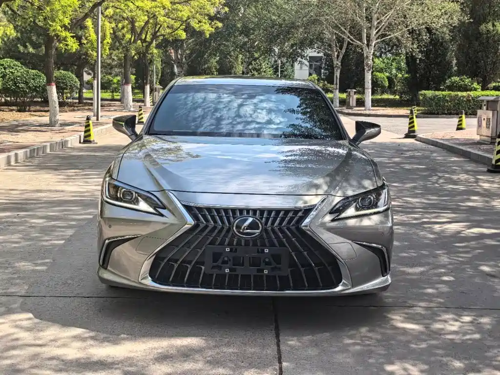 Lexus ES — миниатюра 2