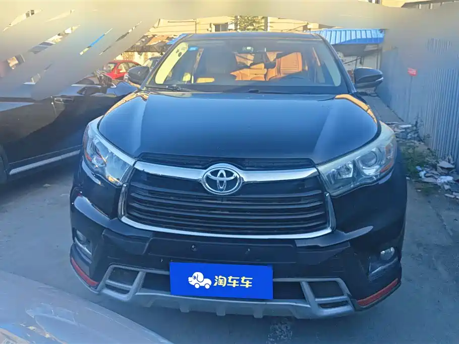 Toyota Highlander 2015 2.0T Elite 7 мест