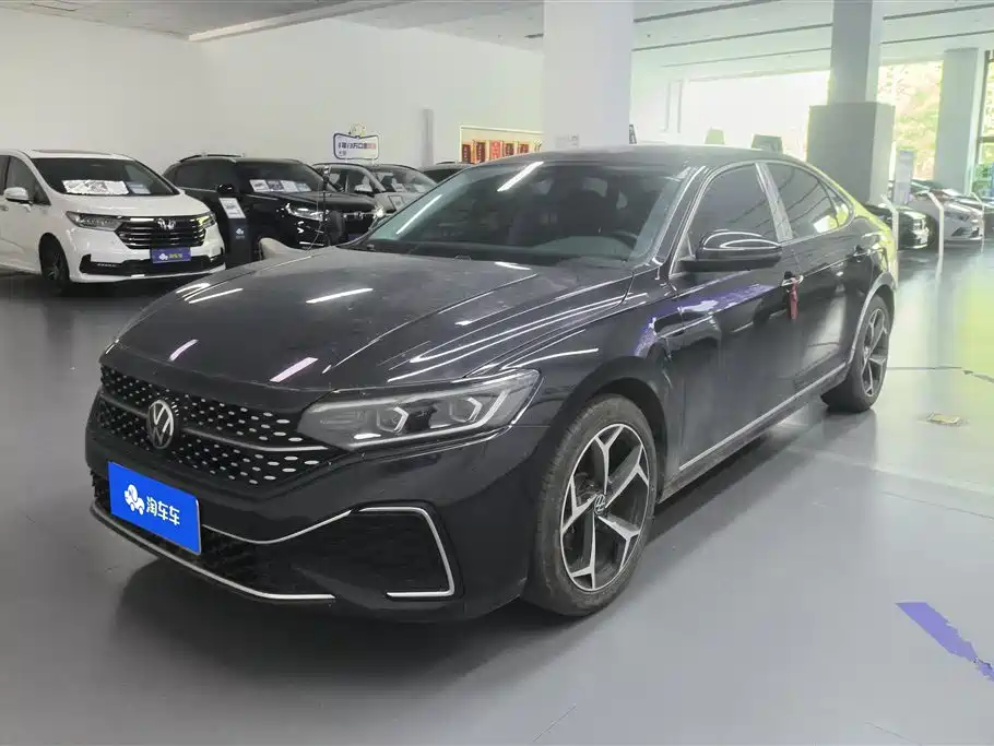 Volkswagen Passat 2024