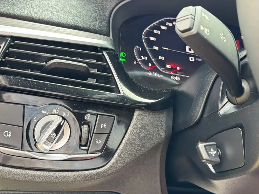 BMW 5 Series — миниатюра 16