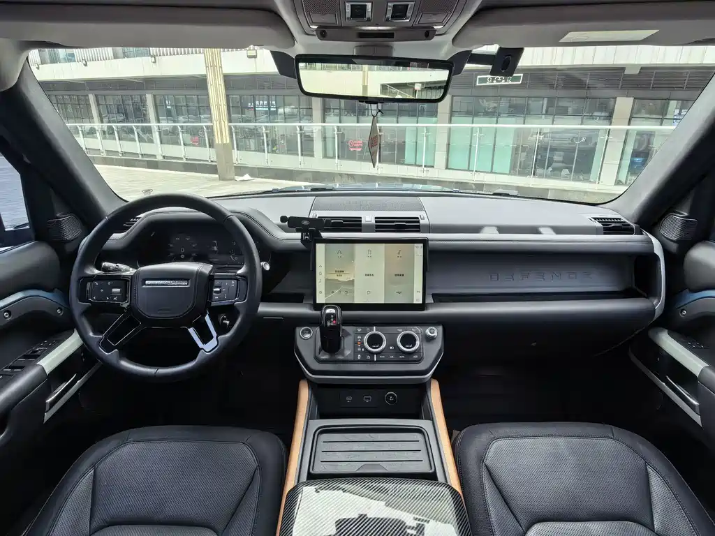 Land Rover Defender 2022 — фото 9