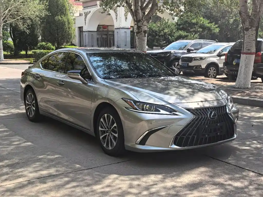 Lexus ES — миниатюра 3