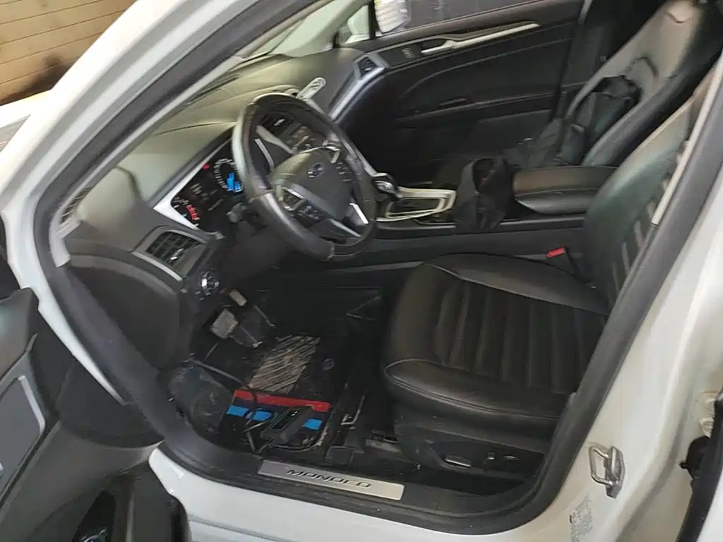 Ford Mondeo — миниатюра 15
