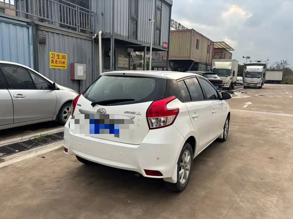 Toyota Yaris L — миниатюра 4