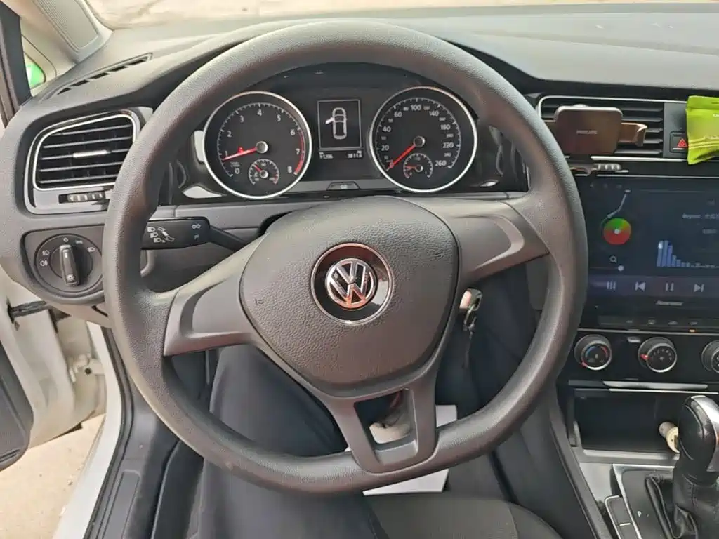 Volkswagen Golf — миниатюра 11