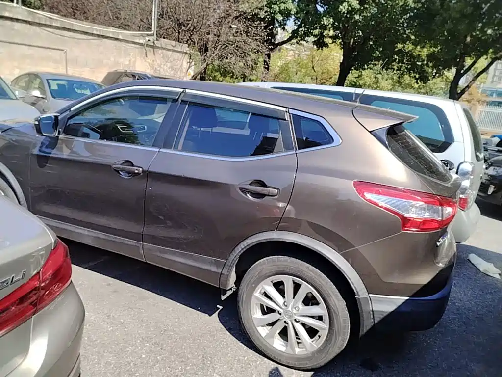 Nissan Qashqai — миниатюра 5
