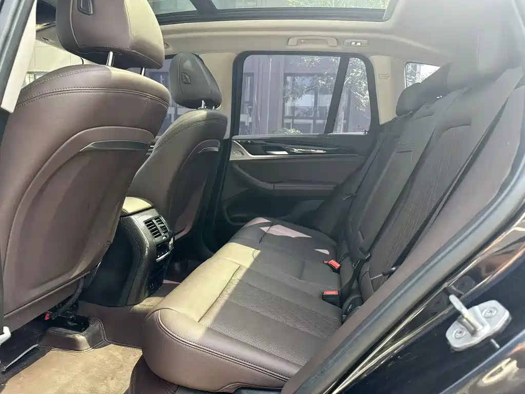 BMW iX3 — миниатюра 7