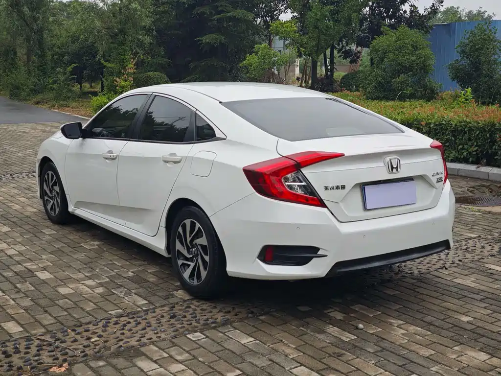 Honda Civic — миниатюра 10