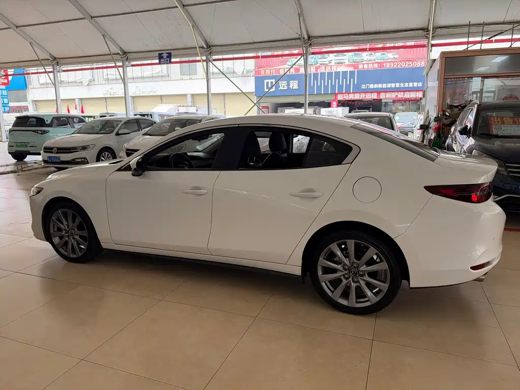 Mazda 3 Axela — миниатюра 15