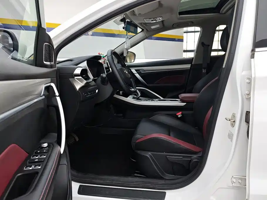 Geely Binyue — миниатюра 9