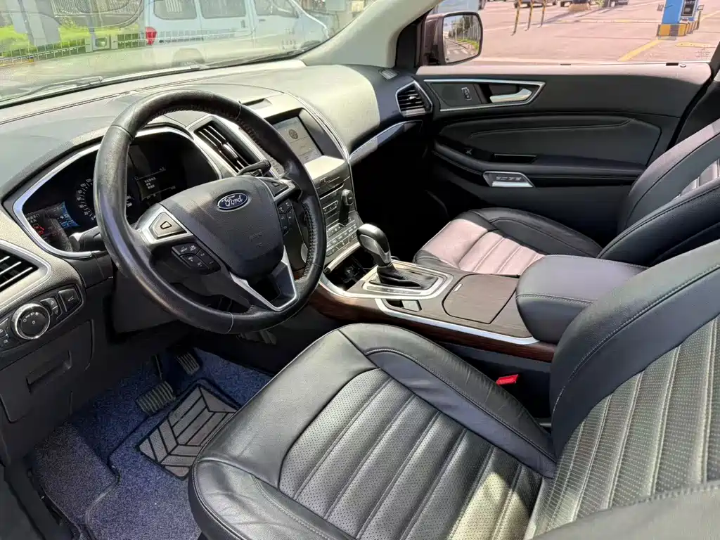 Ford Edge — миниатюра 7