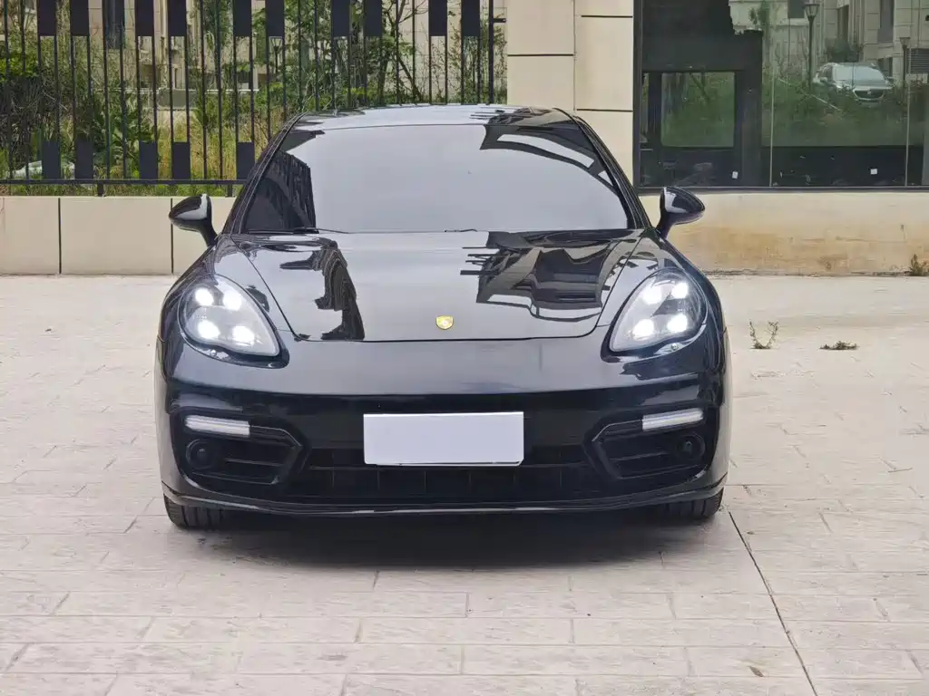 Porsche Panamera 2013 Panamera 4 Platinum Edition 3.6L