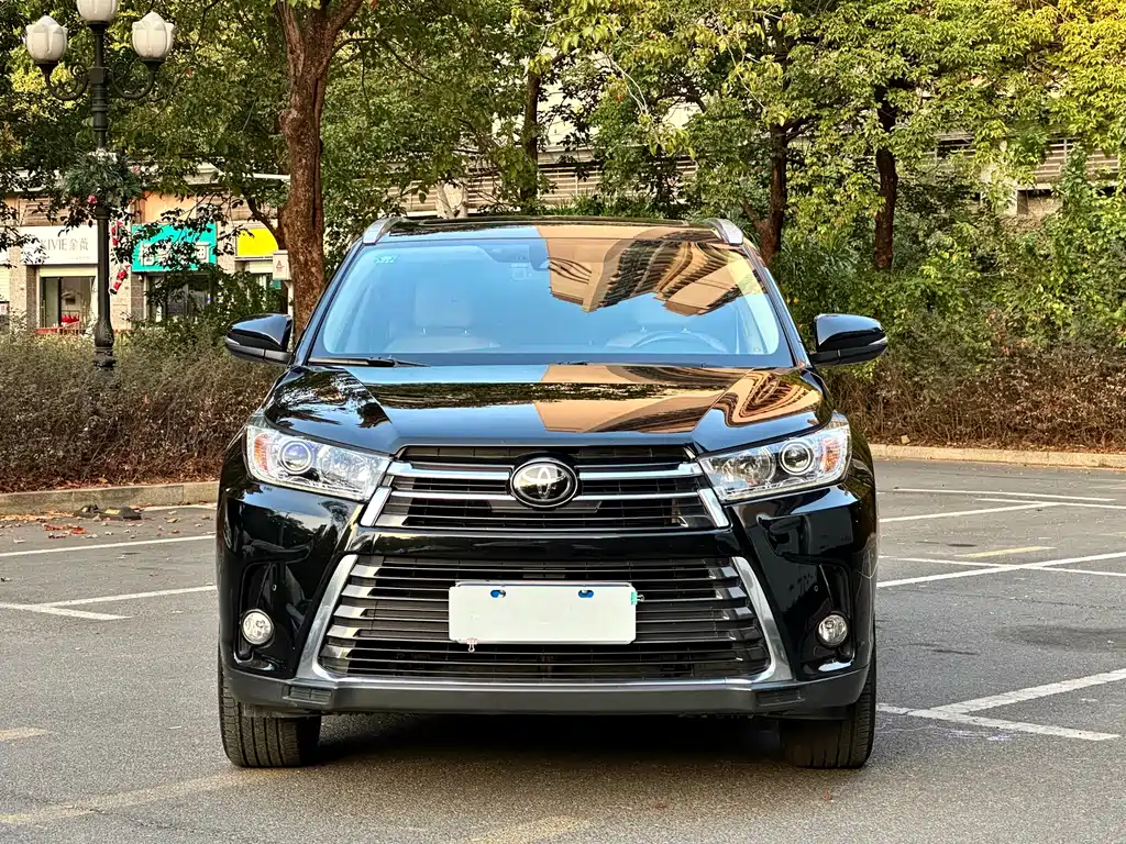 TOYOTA HIGHLANDER
