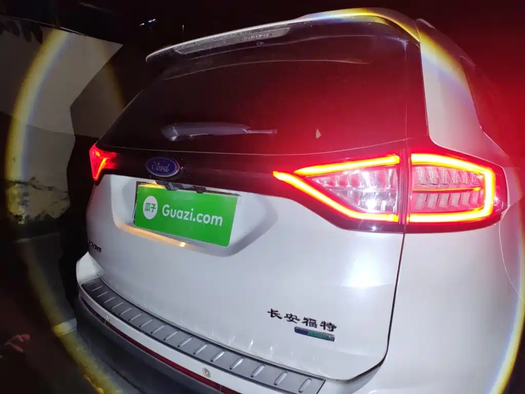 Ford Edge — миниатюра 3