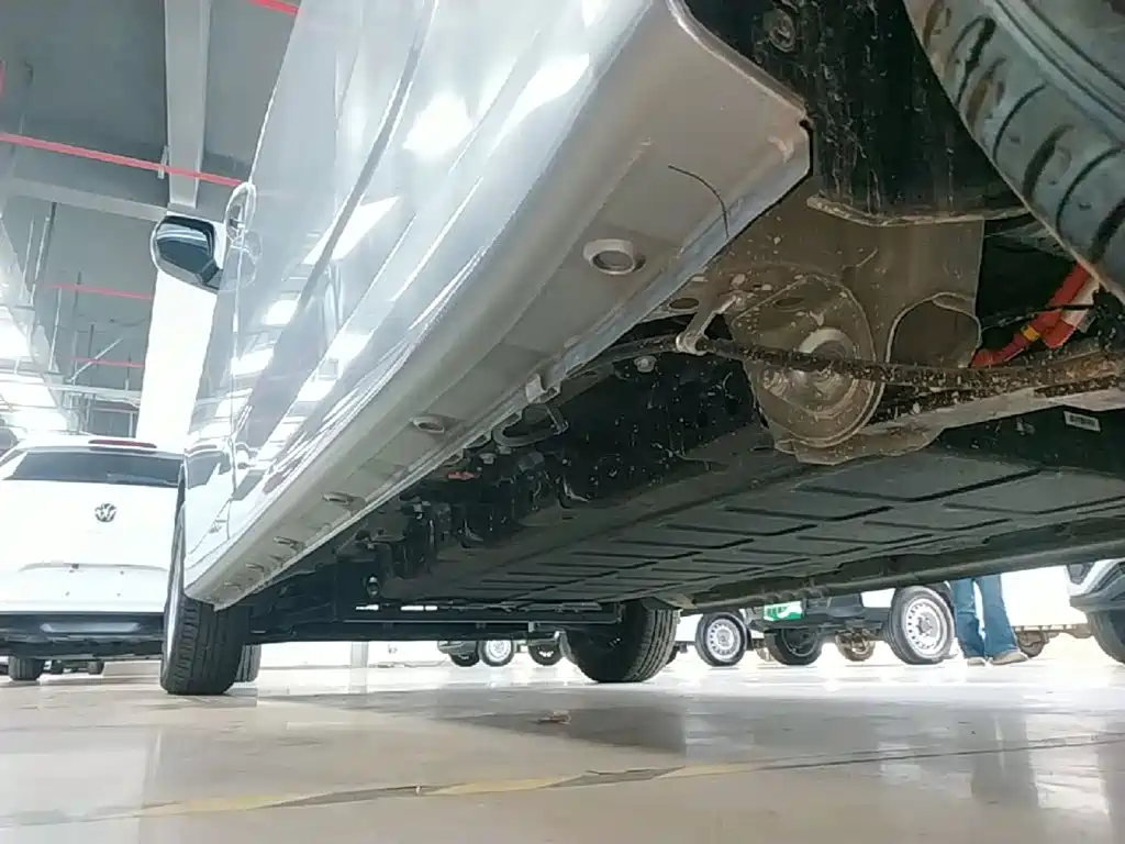 Wuling Yangguang — миниатюра 22