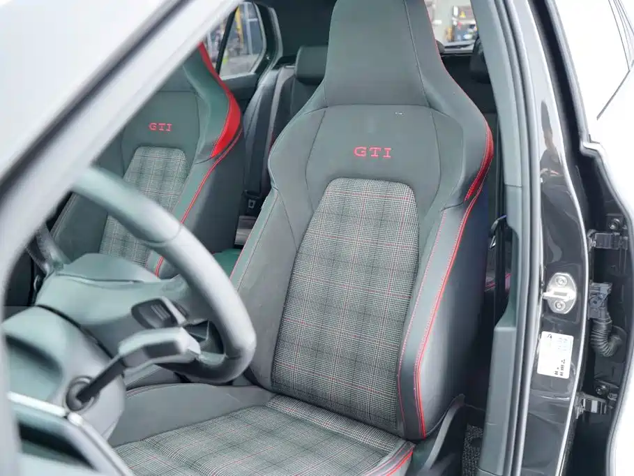 Volkswagen Golf GTI — миниатюра 33